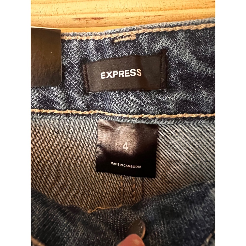 Express‎ Embellished Studded Straight Leg Jeans Medium Wash Blue Size 4 NEW - Picture 2 of 4